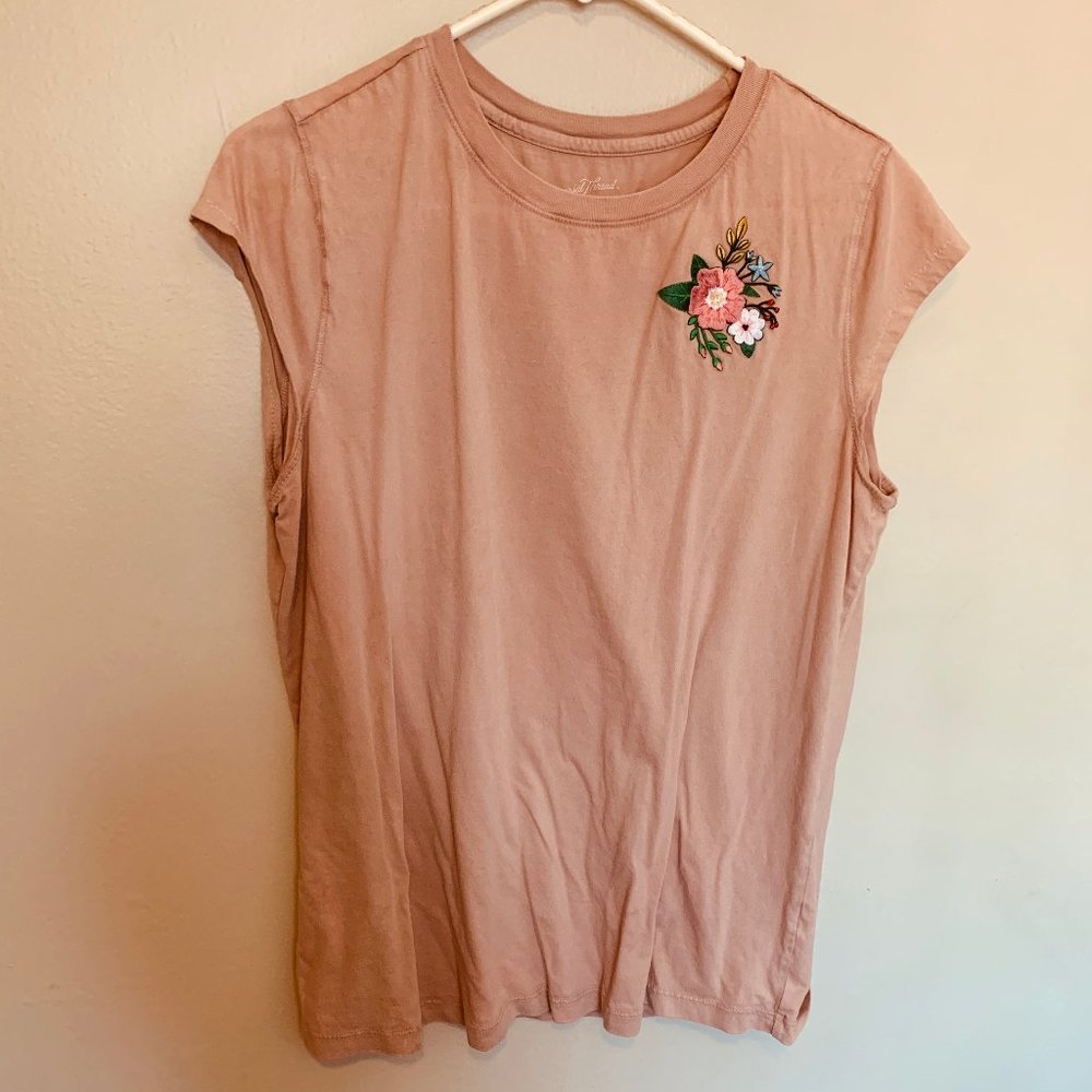 Universal Thread T-shirt